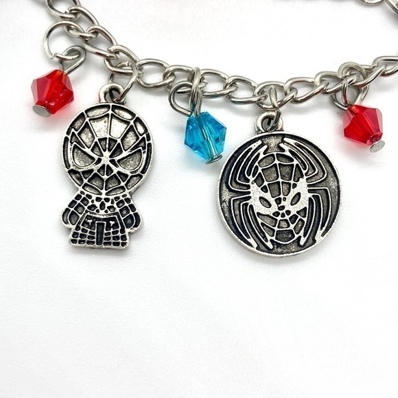 Marvel Spider-Man Charm Bracelet - Picture 6 of 9
